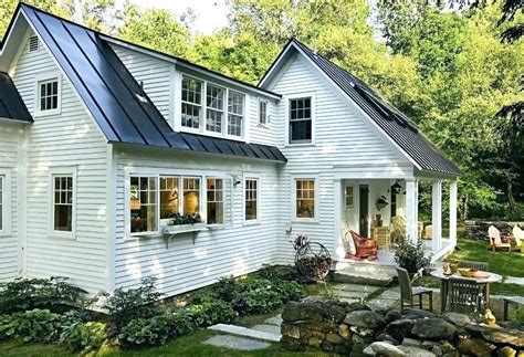 metal roof white house magnolia|Metal Roof White House .